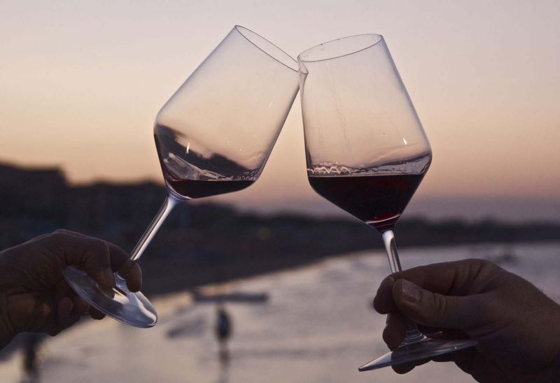 Calici di Stelle: Degustazioni sotto il Cielo d’Agosto